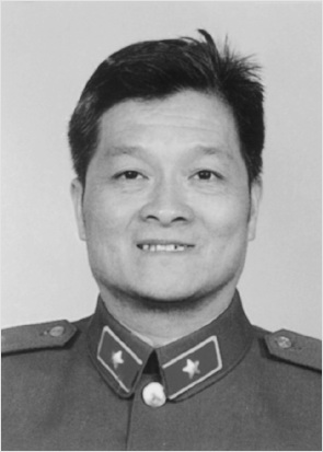 彭荊風 
