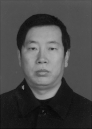 張存學 