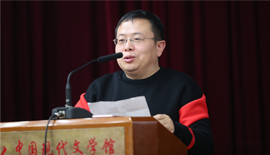 管平潮：在碎片化時(shí)代，寫雋永的中國(guó)故事