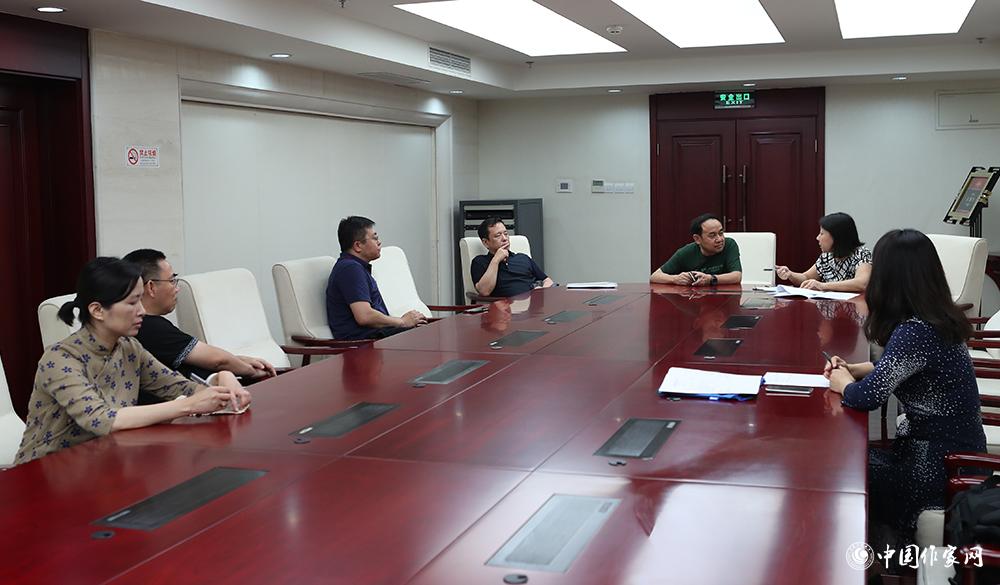 7月24日，全體會議結束后，小說一組召開小組會議