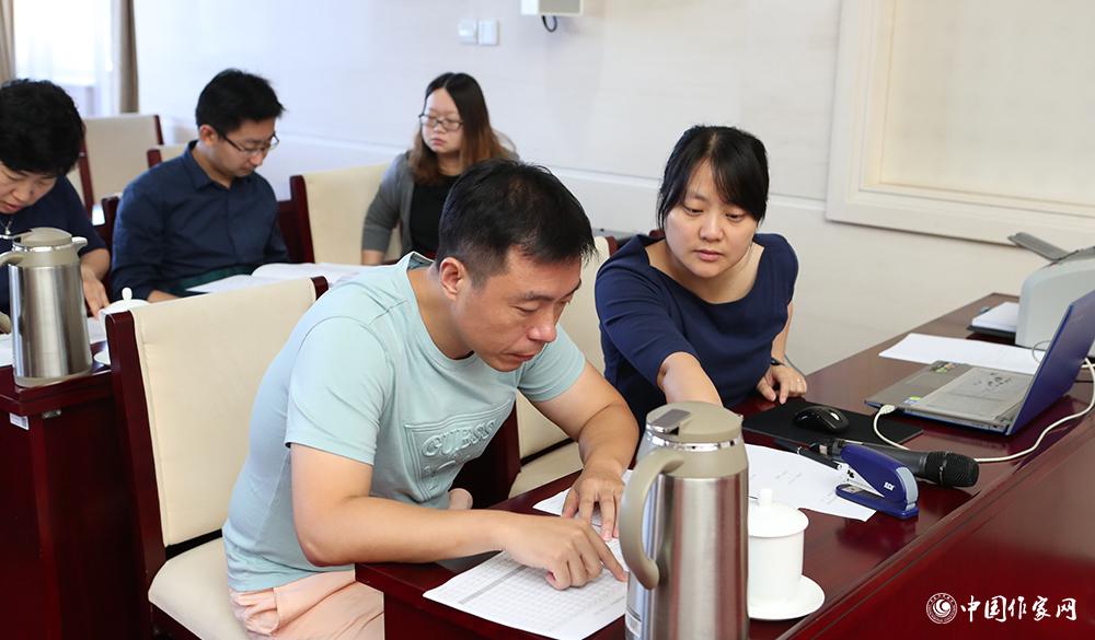 8月4日，各組聯絡員統計選票