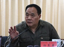 任芙康：文學批評要講真話、抒正氣很久以來的文學評論，被看作車的兩個輪子，鳥的一雙翅膀，比喻動聽，但顯然過時。[詳細]