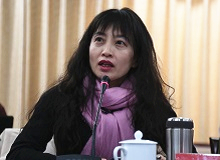 劉艷：批評何為，并批評的睿見“剜爛蘋果?銳批評文叢”意在重構中國當代文學批評的精神和維度，出版社既有勇氣又別具慧眼。[詳細]