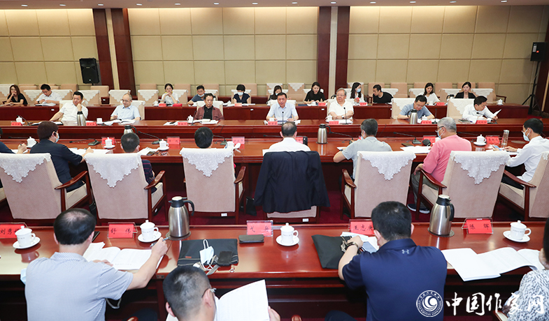 7月26日，第十一屆全國優秀兒童文學獎評獎委員會第一次全體會議在京舉行