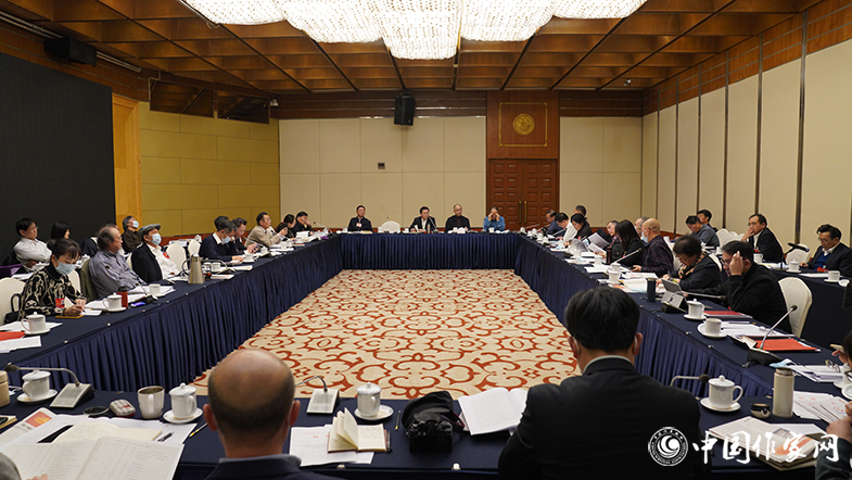 中央和國家機關代表團討論張宏森所作工作報告