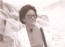 【凌　力】	吳秉杰丨《凌力：尋找歷史與現實有價值聯系的一面》；	劉詩宇丨《<少年天子>：皇權下的“精神病象”》。