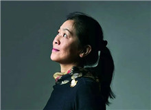 【遲子建】	張　莉丨《以有情的方式構建美——關于遲子建的文學世界》；	邵　部丨《樺皮船漂進了博物館——再讀<額爾古納河右岸>》。