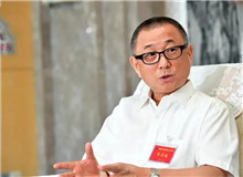 【劉醒龍】	蔡家園丨《關于劉醒龍的四個思考片段》；	桫　欏丨《<天行者>：塑造鄉村知識分子的精神群像》。