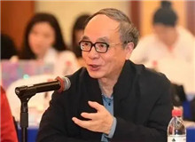 賀紹俊：融入革命者身姿和靈魂的千里江山　　小說將我們拉到了八九十年前的大革命時(shí)期的大上海。往前推十多年，中國(guó)共產(chǎn)黨在這里誕生……[詳細(xì)]