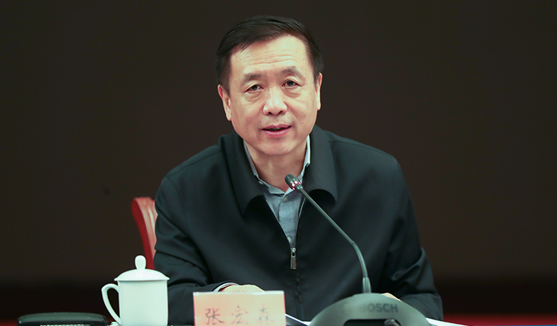 中國作協黨組書記、副主席張宏森主持座談會