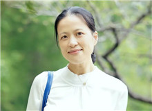 譯林出版社：文學(xué)出版人必須從稿子和案頭抬起頭來　　高起點高品質(zhì)原創(chuàng)文學(xué)出版和一流外國作家作品在譯林社相得益彰，屢有作品獲獎。[詳細]