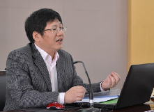 賀仲明：建構以民間為中心的生命觀　　胡學文創(chuàng)造性地選取“傘狀結構”，展開宋莊長達百余年的歷史畫卷。[詳細]