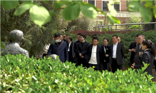 劇作家參觀中國現代文學館