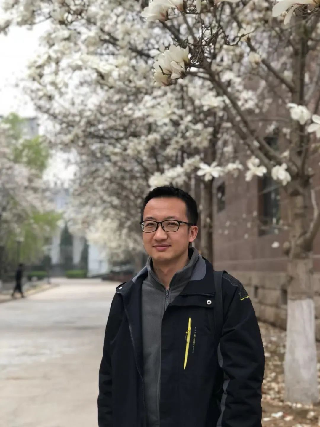 李一默，山西右玉人，寫小說，發表若干。