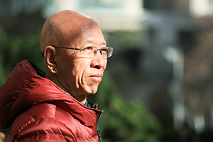 獲獎作品：《雪山大地》作者：楊志軍         獲獎感言　　我喜歡一邊審視自己一邊走路，因為審視會讓自己變得清醒，變得謙虛——說真的，在文學面前，在許許多多前輩和同輩作家詩人成績斐然的創(chuàng)作面前，任何一個寫作者都沒有驕傲的資格，更何況是常常不滿意自己的我呢。我一貫的做法是，在勇于否定自己、糾正自己的過程中，豐富自己，強調(diào)自己，所以每每都有從零開始的感覺。