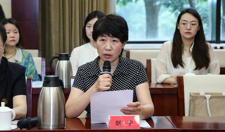 8月11日，總計票人向評委會報告選票情況