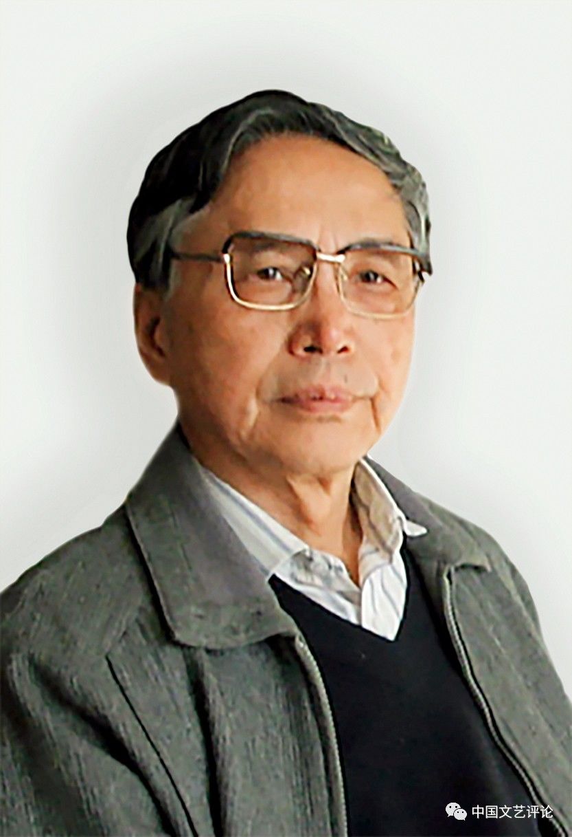 錢中文簡介：1932年11月生，江蘇無錫人。1955年畢業于中國人民大學俄語系，1955—1959年就讀于莫斯科大學研究生部俄羅斯語言文學系?，F為中國社會科學院榮譽學部委員、文學研究所研究員、研究生院教授、博士生導師(自1987年起)，中國作家協會全國委員會榮譽委員，中國中外文藝理論學會名譽會長。曾任中國社會科學院文學所文藝理論研究室主任、比較文學研究室主任、《文學評論》主編、學術委員會委員，國務院學位委員會中國語言文學學科評議組成員與召集人。著有《果戈理及其諷刺藝術》、《現實主義和現代主義》、《文學原理——發展論》(后改為《文學發展論》)、《文學理論流派與民族文化精神》、《文學理論：走向交往對話的時代》、《新理性精神文學論》、《錢中文學術文化隨筆》、《自律與他律》(合著)、《錢中文文集》韓國版4卷本、《文學理論：求索與反思》、《新理性精神與當代文論建設》、《現代性與當代文學理論》、《桐蔭夢痕》、《文學的鄉愁》等，有《錢中文文集》5卷本問世。主編《巴赫金全集》譯文7卷、《讀世界》6種、《文學理論建設叢書》7種；合作主編多種論文集、《新時期文藝學建設叢書》36種、《現代外國文藝理論譯叢》14種。合譯有長篇小說《現代牧歌》([俄]謝德林著)等。