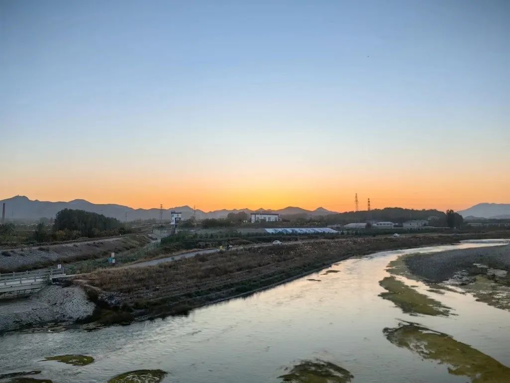 原創(chuàng)頻道工作會議舉辦間隙，我們來到易水邊