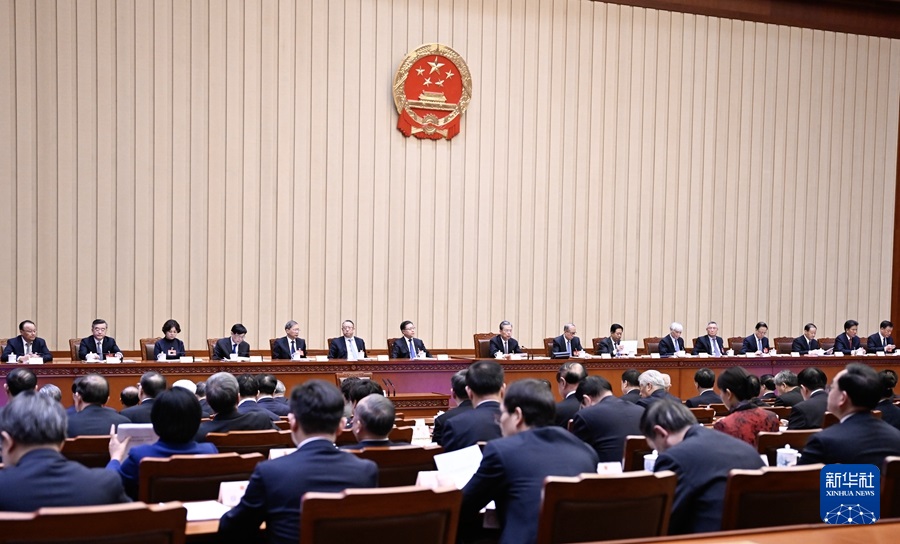 3月10日，十四屆全國(guó)人大二次會(huì)議主席團(tuán)在北京人民大會(huì)堂舉行第三次會(huì)議。主席團(tuán)常務(wù)主席趙樂際主持會(huì)議。新華社記者 謝環(huán)馳 攝