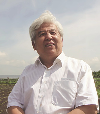 馬振聲 1939年生于北京，1964年本科畢業于中央美術學院中國畫系，同年考入中央美術學院中國畫系首屆研究生，師從蔣兆和教授，專攻水墨人物畫。1973年調入四川省美協從事專業美術創作。1994年起受聘任教于北京語言大學藝術系。曾任北京語言大學藝術學院名譽院長、重慶國畫院名譽院長、中央文史研究館書畫院名譽院長。現為中國美協蔣兆和藝術研究會會長、重慶市美協名譽主席，中央文史研究館館員、國家一級美術師。其作品曾多次入選全國美展、中國畫百年展等全國性大展并獲獎，多次在國內外舉辦個展或聯展，多幅作品被中國美術館等單位收藏。