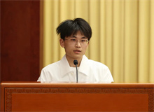 季越人：做純文學與網絡文學的“中間派”　　我今年大學畢業，22歲，應該是參會者中相對年輕的一批，很幸運能參與到這樣的盛事之中……[詳細]