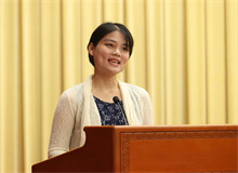 李春華（李琸）：從一個人的戈壁走向文學的綠洲　　至今我不敢稱自己為作家，對我而言，這是一個非常神圣的字眼……[詳細]