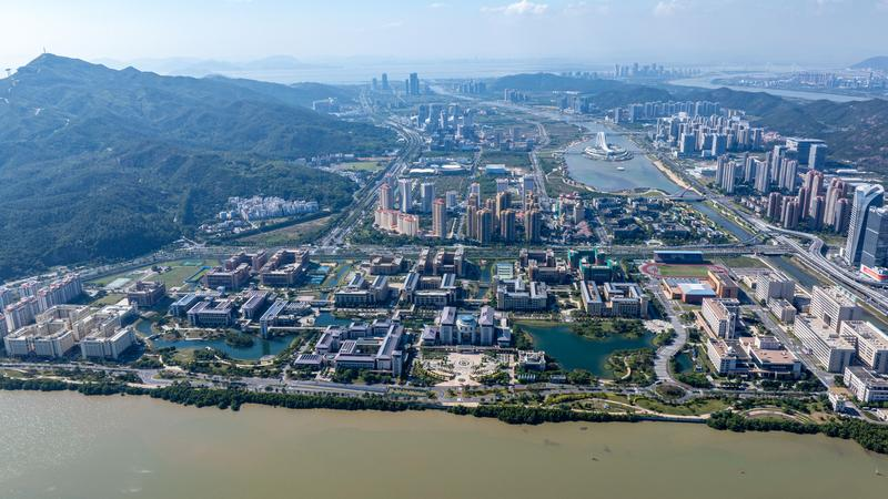 圖為澳門大學(xué)橫琴校區(qū)（2024年12月4日攝，無(wú)人機(jī)照片）。新華社發(fā) 張金加/攝