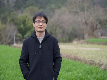 獨家訪談 | 東君：向內走，觸及他們的記憶與欲望