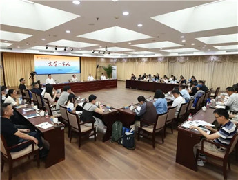 文心永少年，文學(xué)正青春：“文學(xué)一家人”