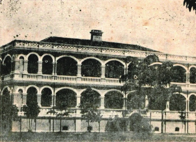 圖書館學家杜定友的“文化抗戰”　　為喚醒民智、振奮抗戰精神，杜定友還創新設立巡回書庫，改造舊戲臺為“民眾閱覽室"……[詳細]