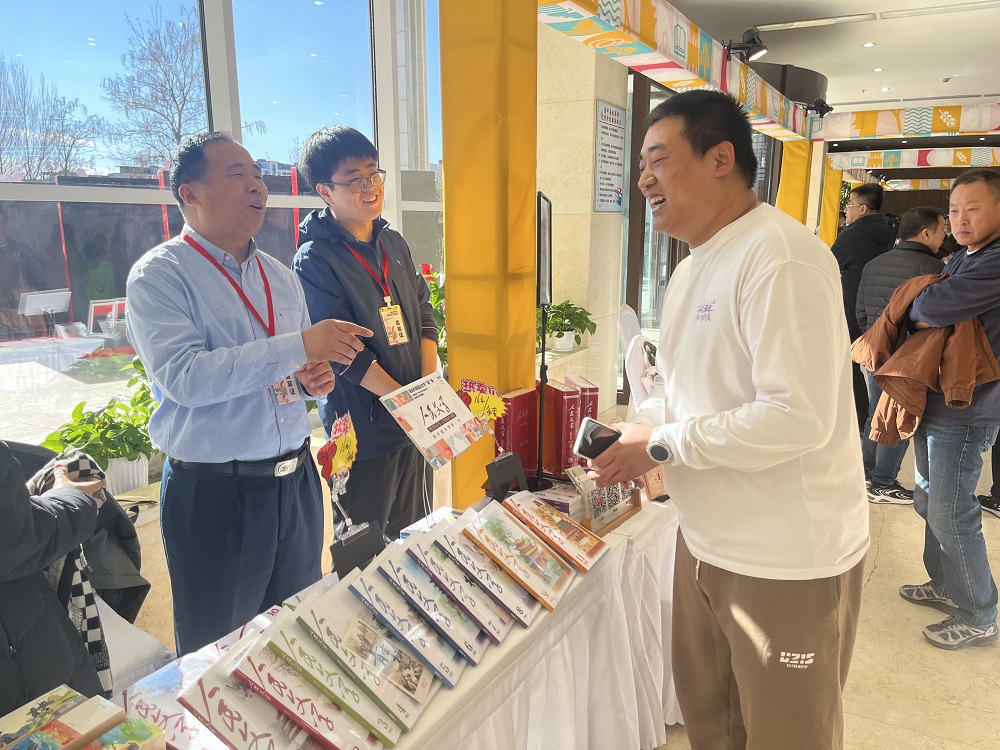 中國作協“著名作家抵達文學‘縣’場”活動在遼寧康平舉行