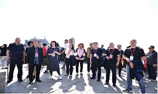 全國(guó)文學(xué)名刊名編創(chuàng)作筆會(huì)暨山東作家主題“深扎”活動(dòng)走進(jìn)泰安