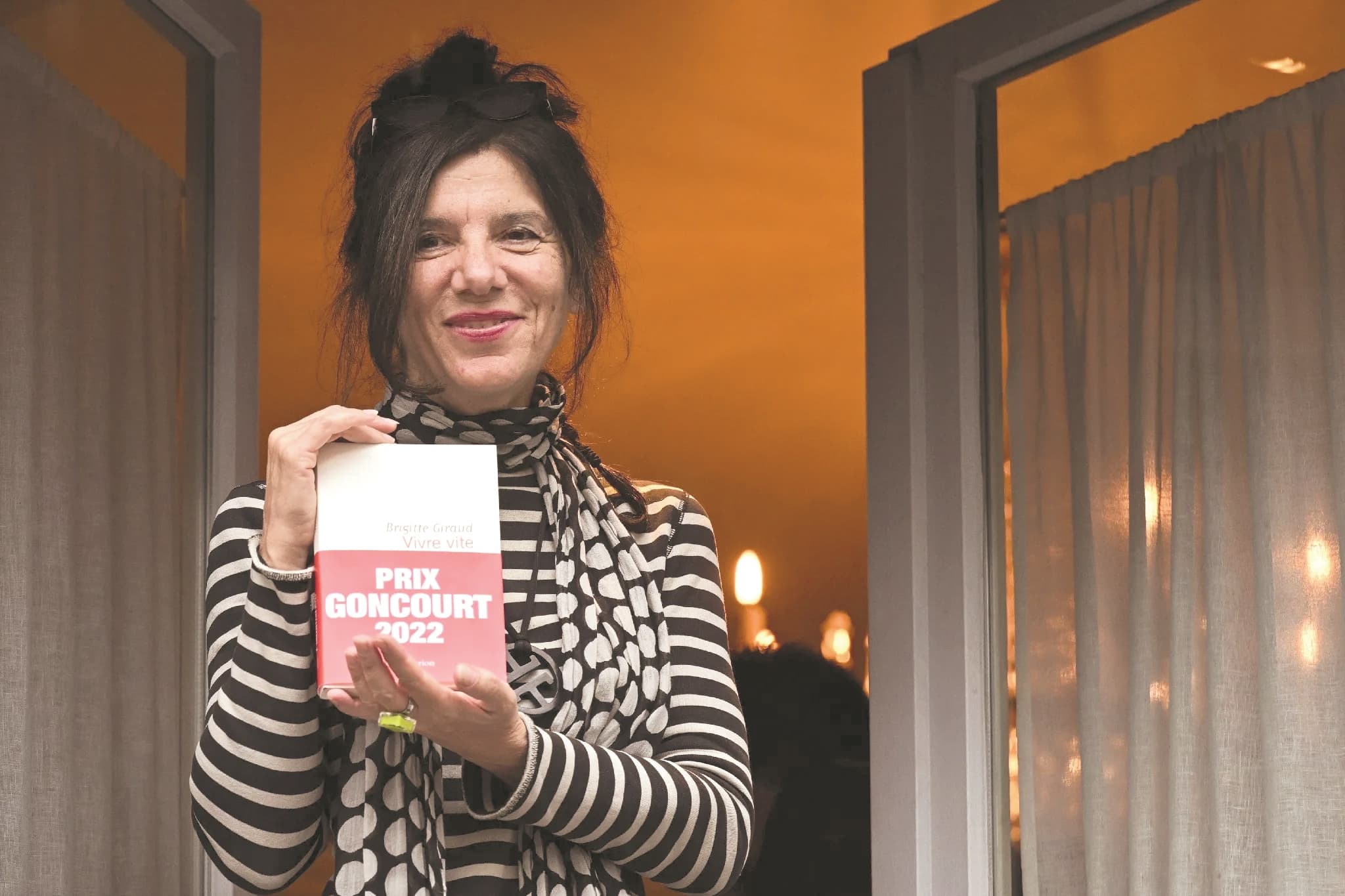 布里吉特·吉羅與《縱情生活》 吉羅是獲得龔古爾文學獎的第5位里昂作家和第13位女性作家