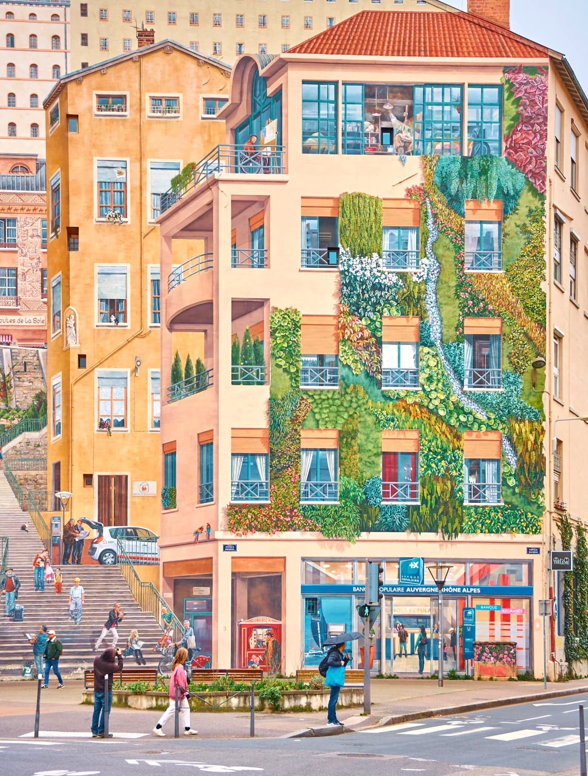 里昂街頭的壁畫墻