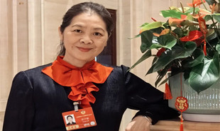 全國政協常委遲子建