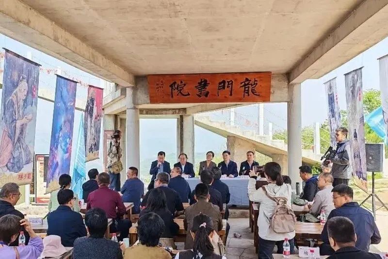 “文學(xué)晉行時(shí)”走進(jìn)河津市龍門書院